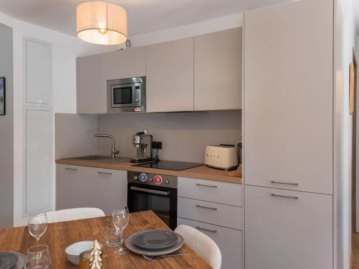 Apartment Appartement Recent, Proche Des Pistes Avec Balcon Et Parking A Courchevel - Fr-1-563-138 France