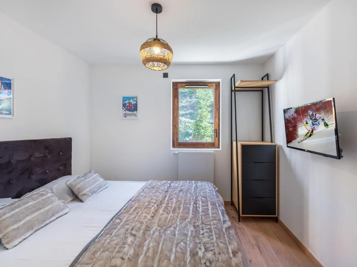 Apartment Appartement Recent, Proche Des Pistes Avec Balcon Et Parking A Courchevel - Fr-1-563-138 France